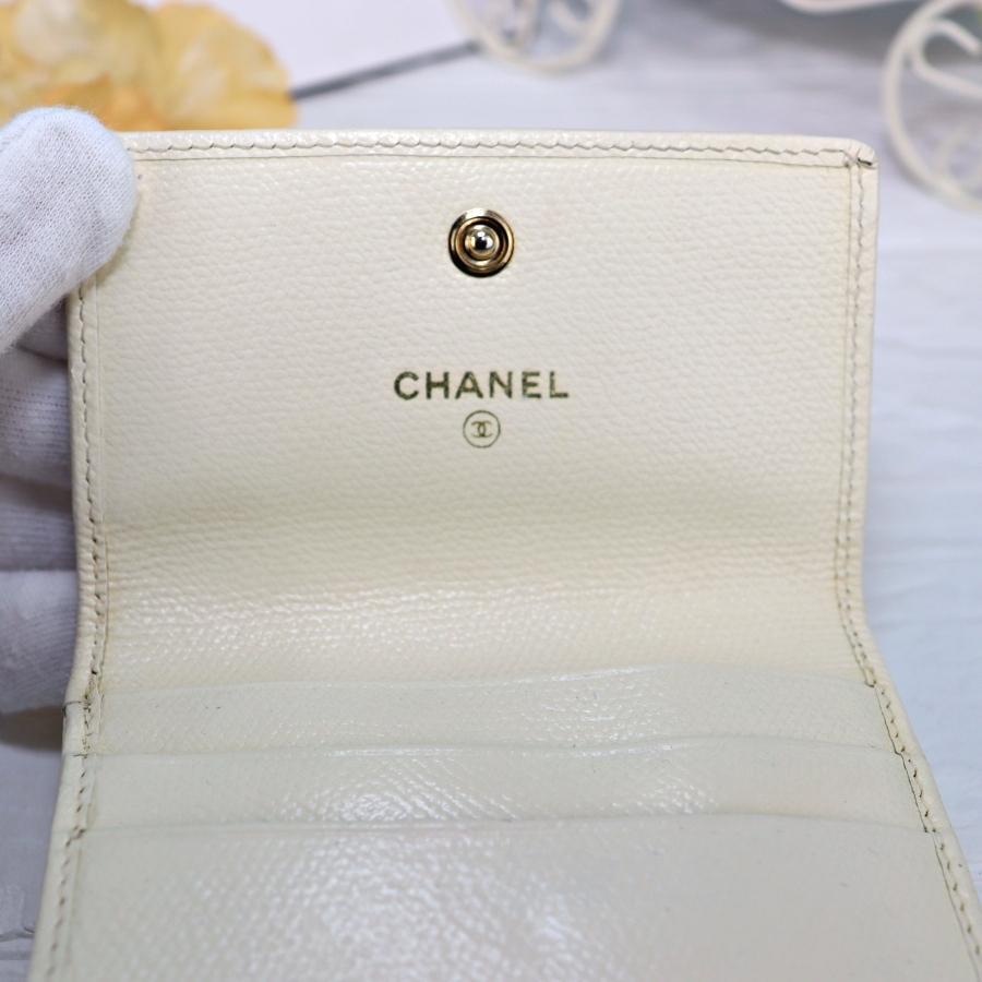 シャネル Wホック3つ折り財布 オフホワイト ココボタン ほぼ未使用 