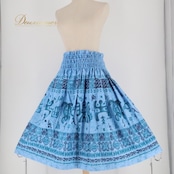 フラダンス 衣装 パウスカート ブルー系 ワントーン シンプル シングル カヒコ柄 かわいい 華やか 鮮やか 明るい 爽やか 水色 ハワイアン アロハ ハワイアンプリント フラ ダンス レッスン 練習 おしゃれ かわいらしい 踊り 軽やか