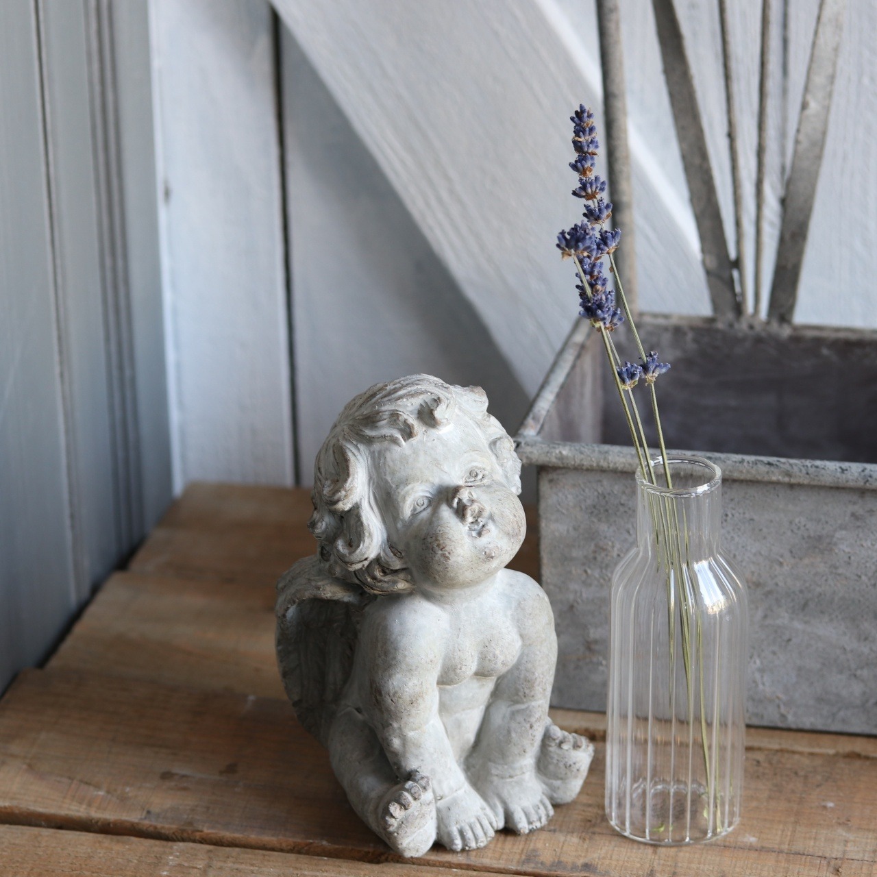 蚤の市　小さなお花の一輪挿しにおすすめのフローラシングルベースS