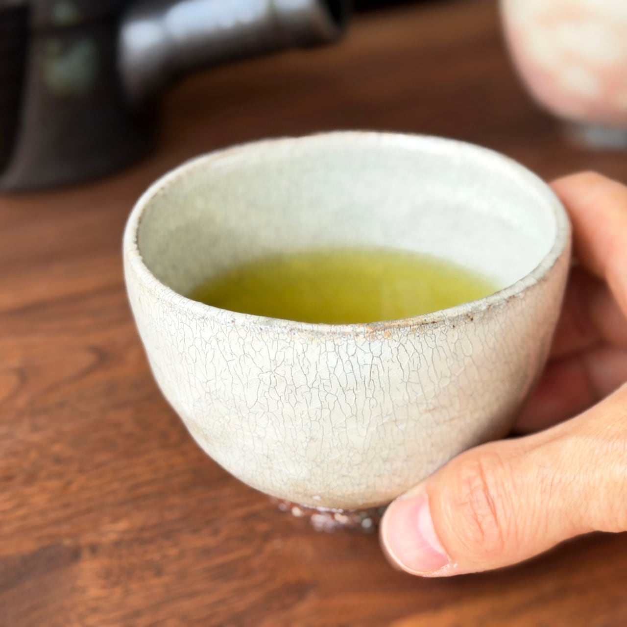 谷井芳山【粉引氷雪白窯変 汲出し碗(レギュラー)】| 谷寛窯・信楽焼
