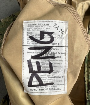 -U.S. NAVY- Deadstock Medium/Regular TYPEⅢ AOR2 GORE-TEX Parka