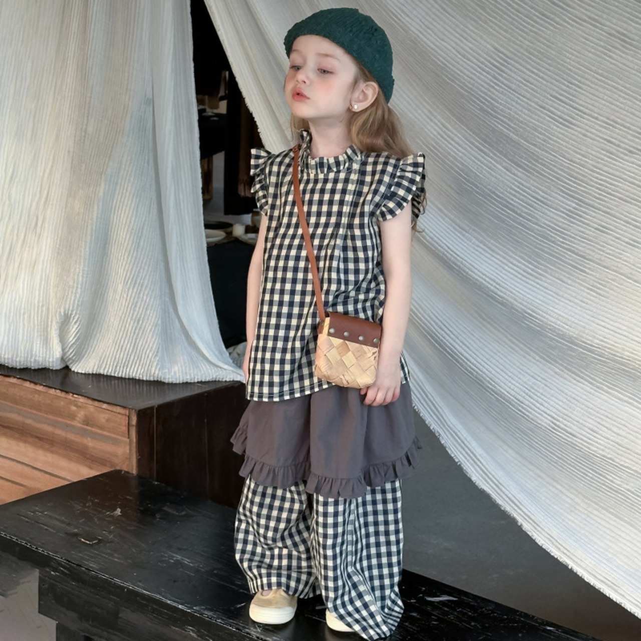 夏チェック柄肩フリルベスト＆ボトムスセット