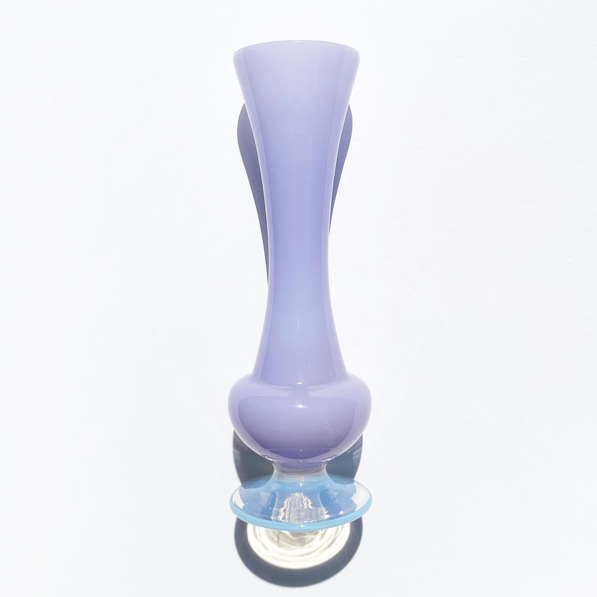 Light purple vase lito