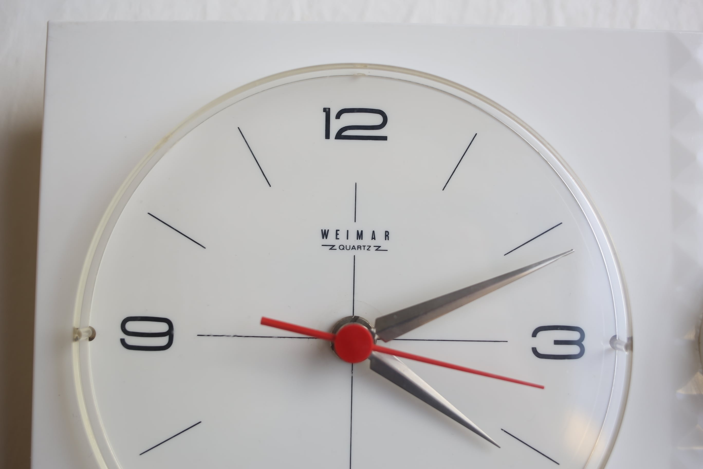 旧東ドイツGDR WEIMAR 壁掛け時計 雪華模様 ビンテージ レトロ 旧東ドイツGDR WEIMAR 壁掛け時計 雪華模様 ビンテージ レトロ 【公式