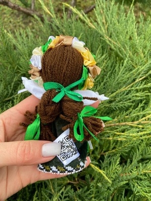 UA.Designer手作りモタンカ 14cm（ウクライナの御守り）スタンド付き