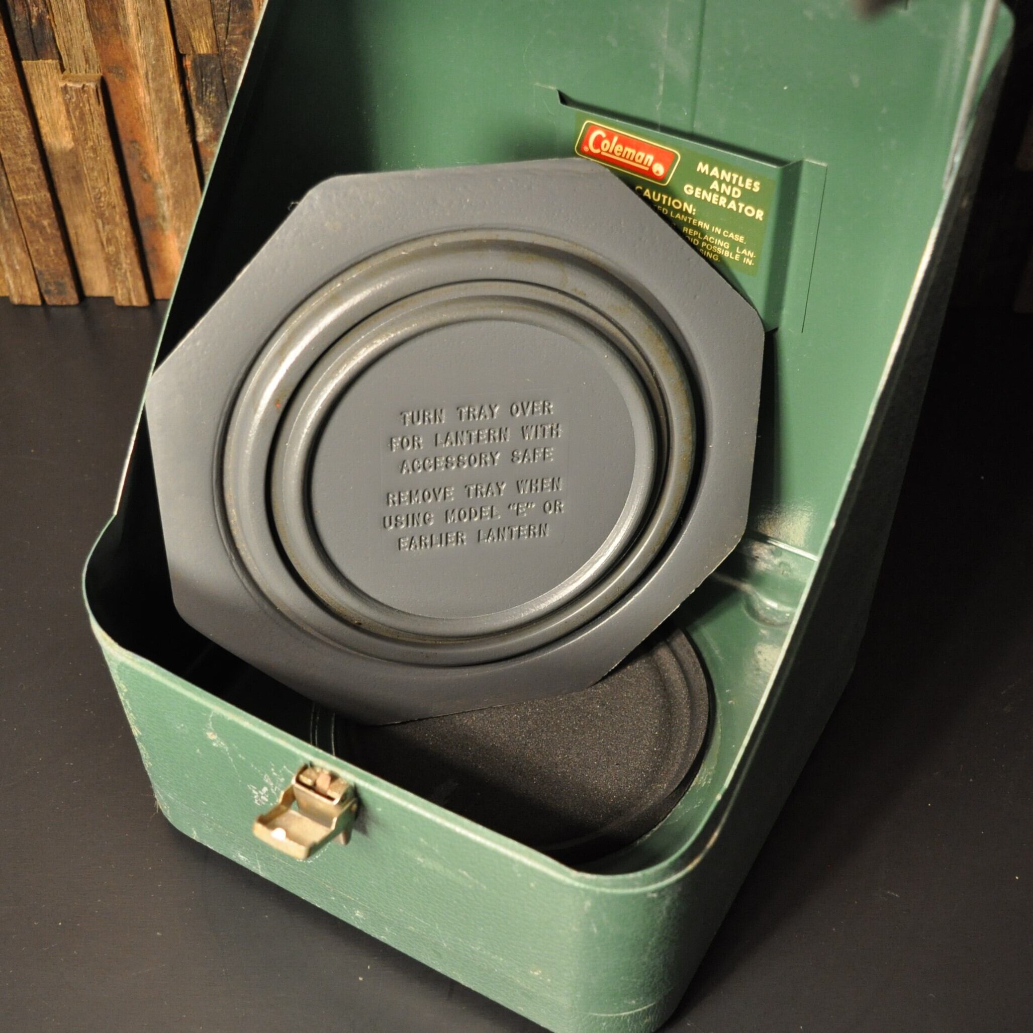 コールマン ガルウィング メタルケース グリーン ビンテージ 228/275