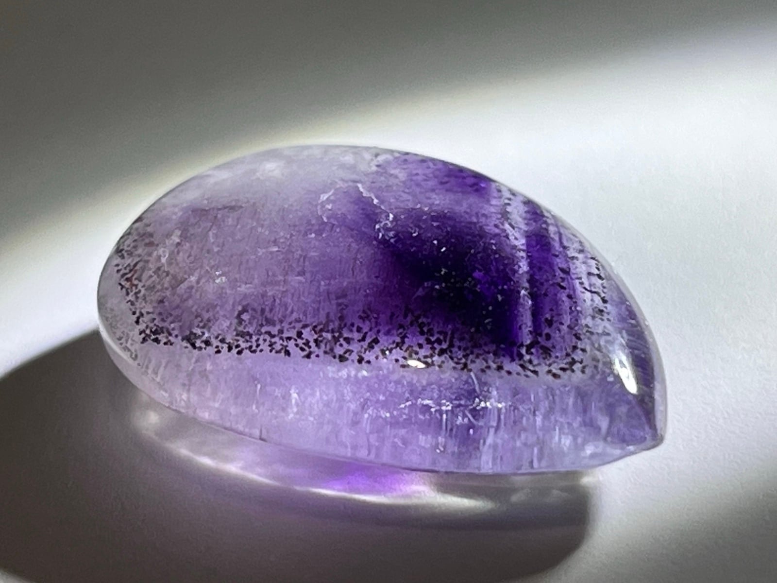 カルサイト共生　アメジスト　原石　ラフストーン　クラスター　紫水晶　大サイズ カルサイト共生 アメジスト 原石 ラフストーン クラスター 紫