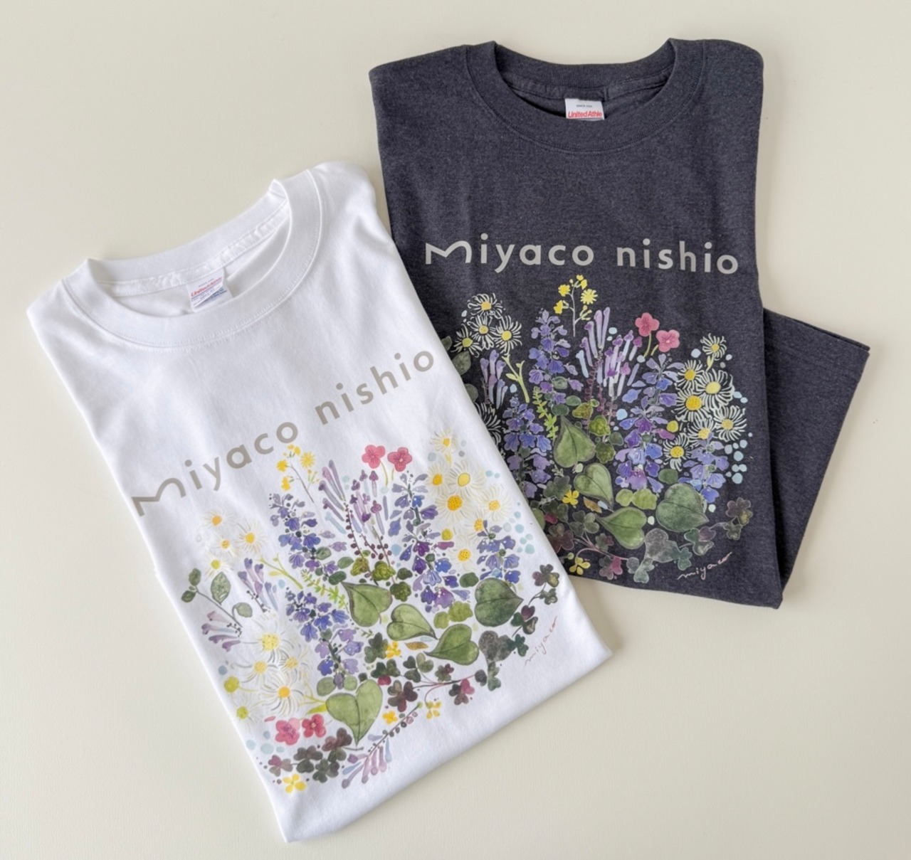 水彩画を着るTシャツ　「ハルジオンの頃」white