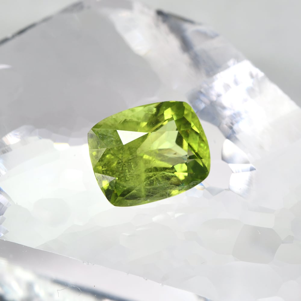 ペリドット パキスタン産 2ct #JWS225 | EBiS GEM