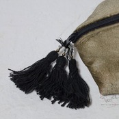 ビジュー&刺繡ポーチ グレー猫