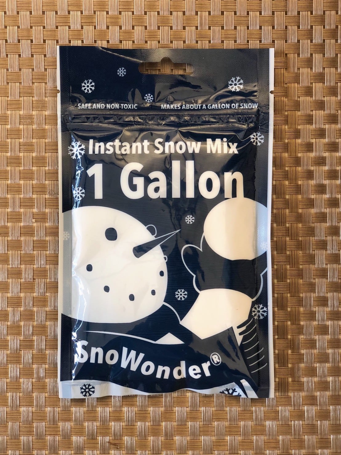 商品 Snowonder スノーワンダー 人工雪 10ガロン インスタントスノー 並行輸入品 スノーパウダー 柿