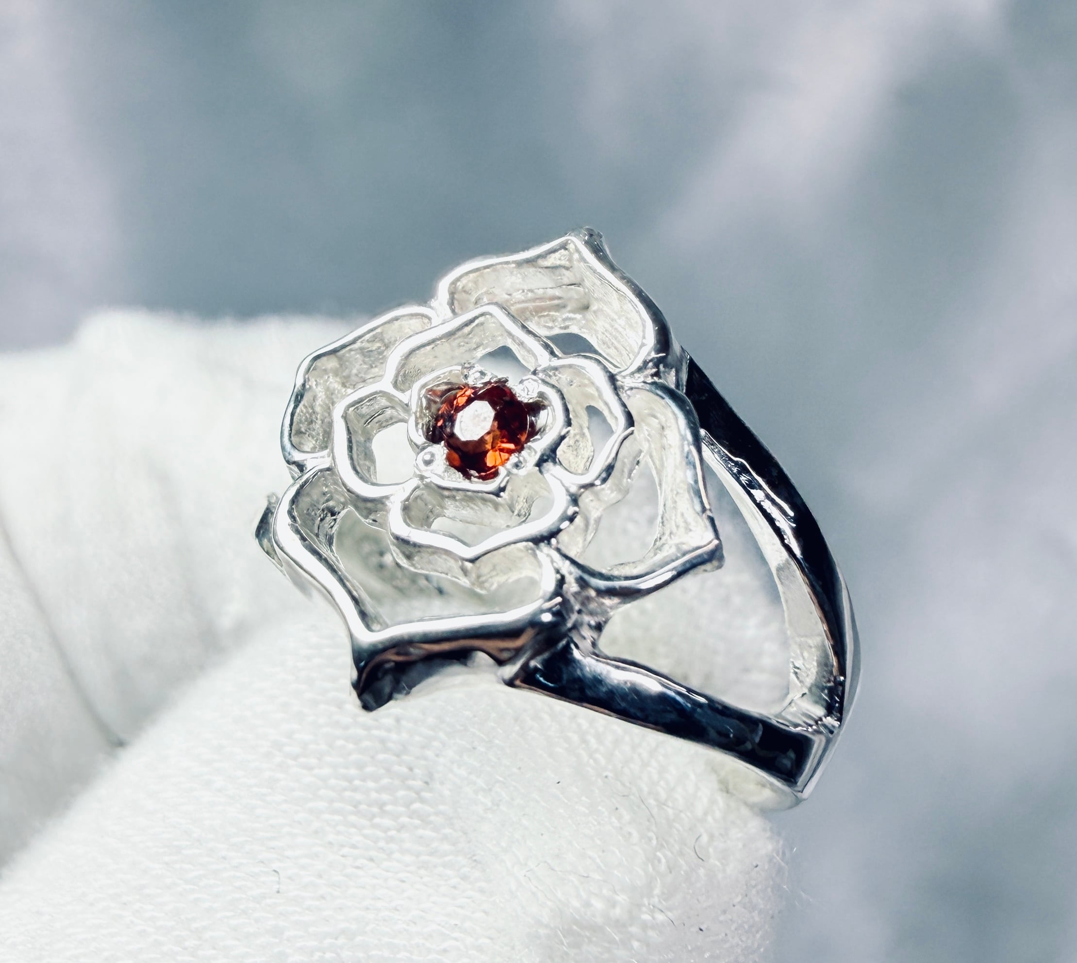 エランヴィタール　Large Oath Rose ペンダント Elan Vital by BLUE ROSE KIYO | BLUE ROSE