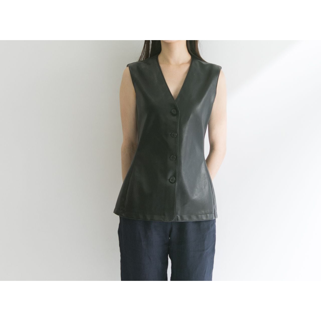 【A.P.C.】Made in France eco leather sleeveless top vest（アーペーセー フランス製エコレザーノースリーブトップ ベスト）5c