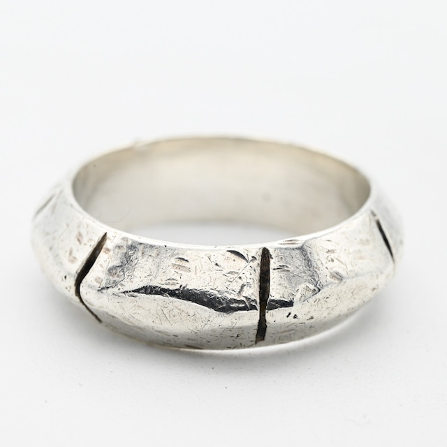 Etched Pattern Triangle Shape Ring #11.5 / Denmark