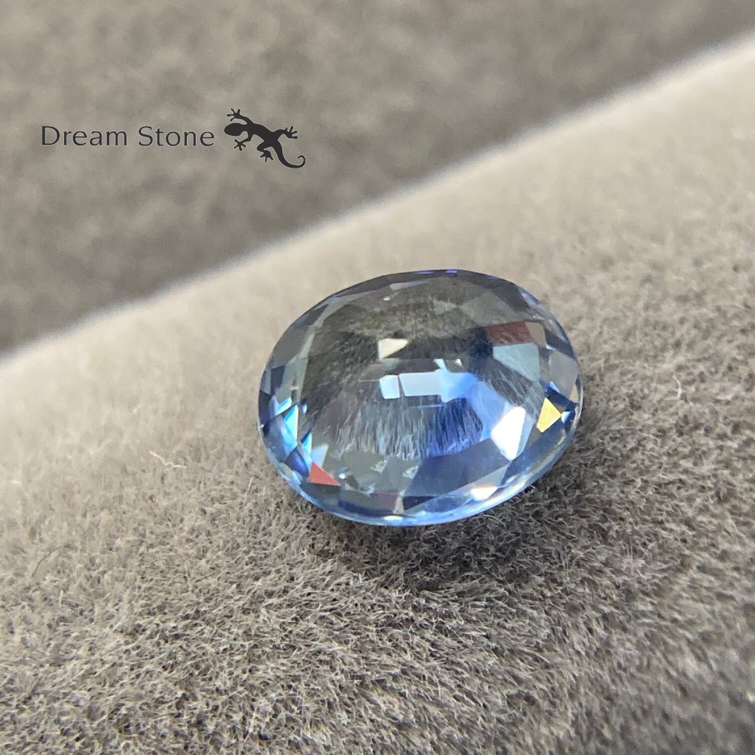 非加熱 シルキー サファイア ルース (0.7ct)-