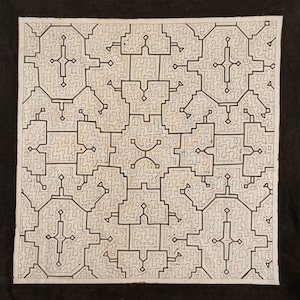 中型白60-2A 58x60cm シピボ族の泥染め　タペストリー 風呂敷サイズ