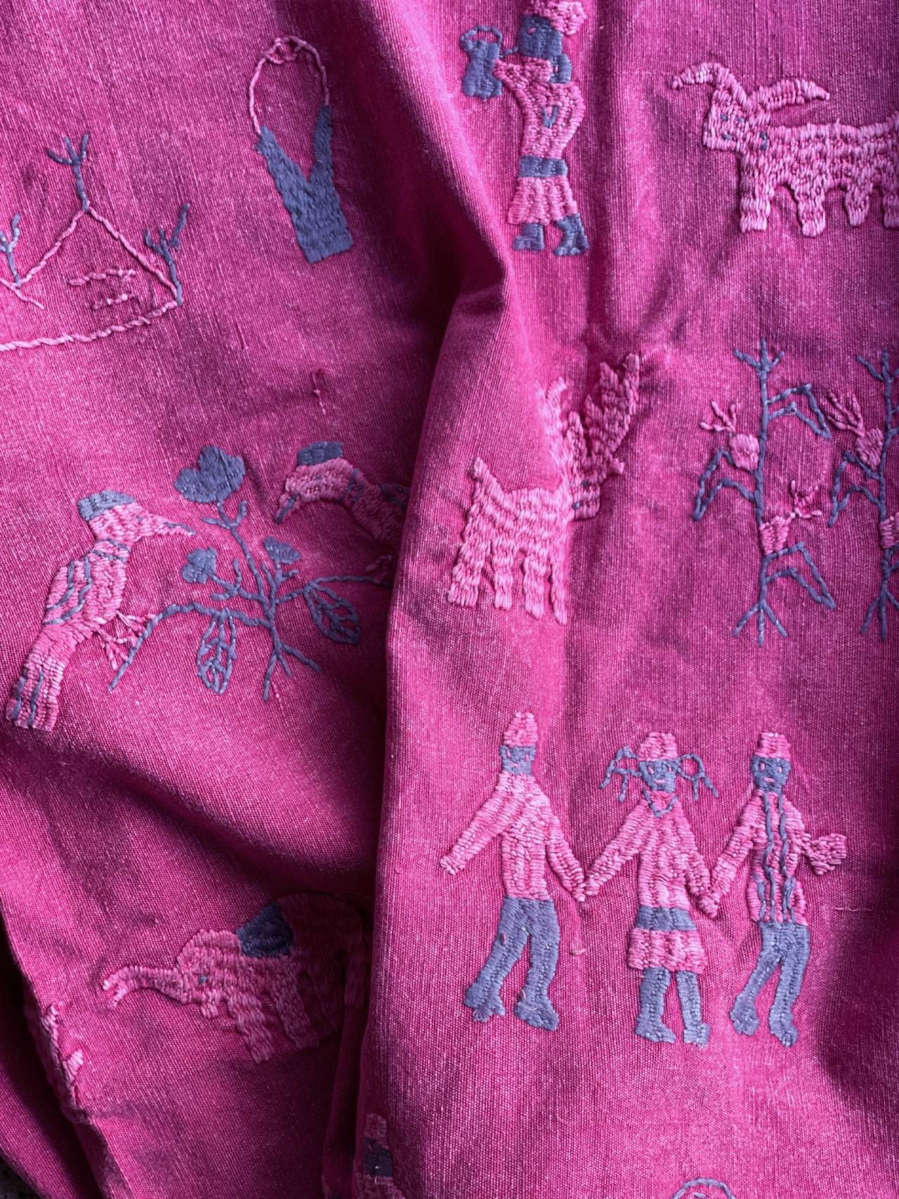 Naga tribe／Stonewashed embroidery rug（Pink）