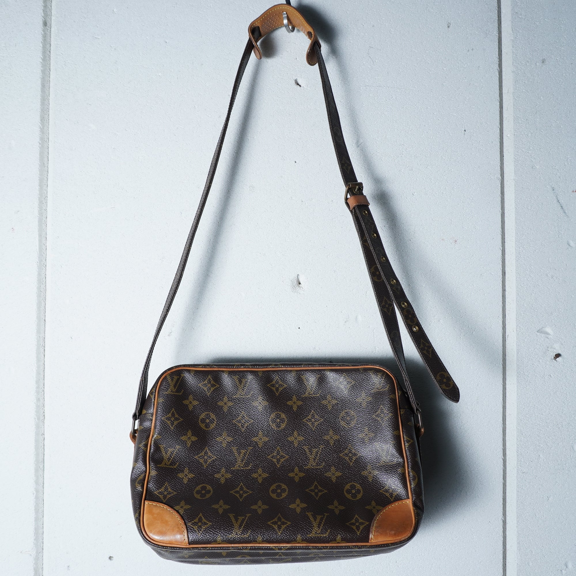 LOUIS VUITTON】ルイヴィトン ナイルモノグラムレザーショルダーバッグ