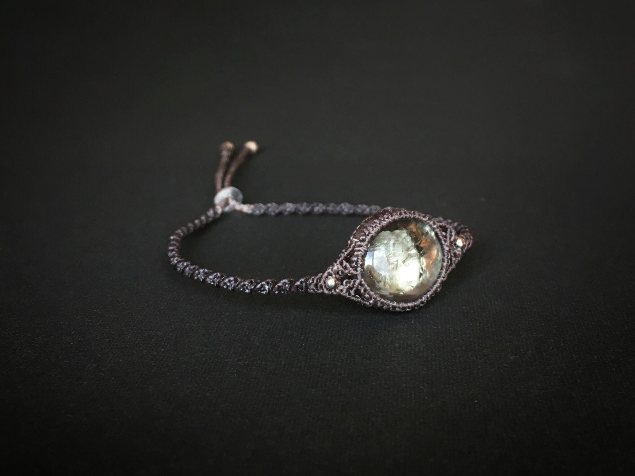 パイライトインクォーツ macrame bracelet