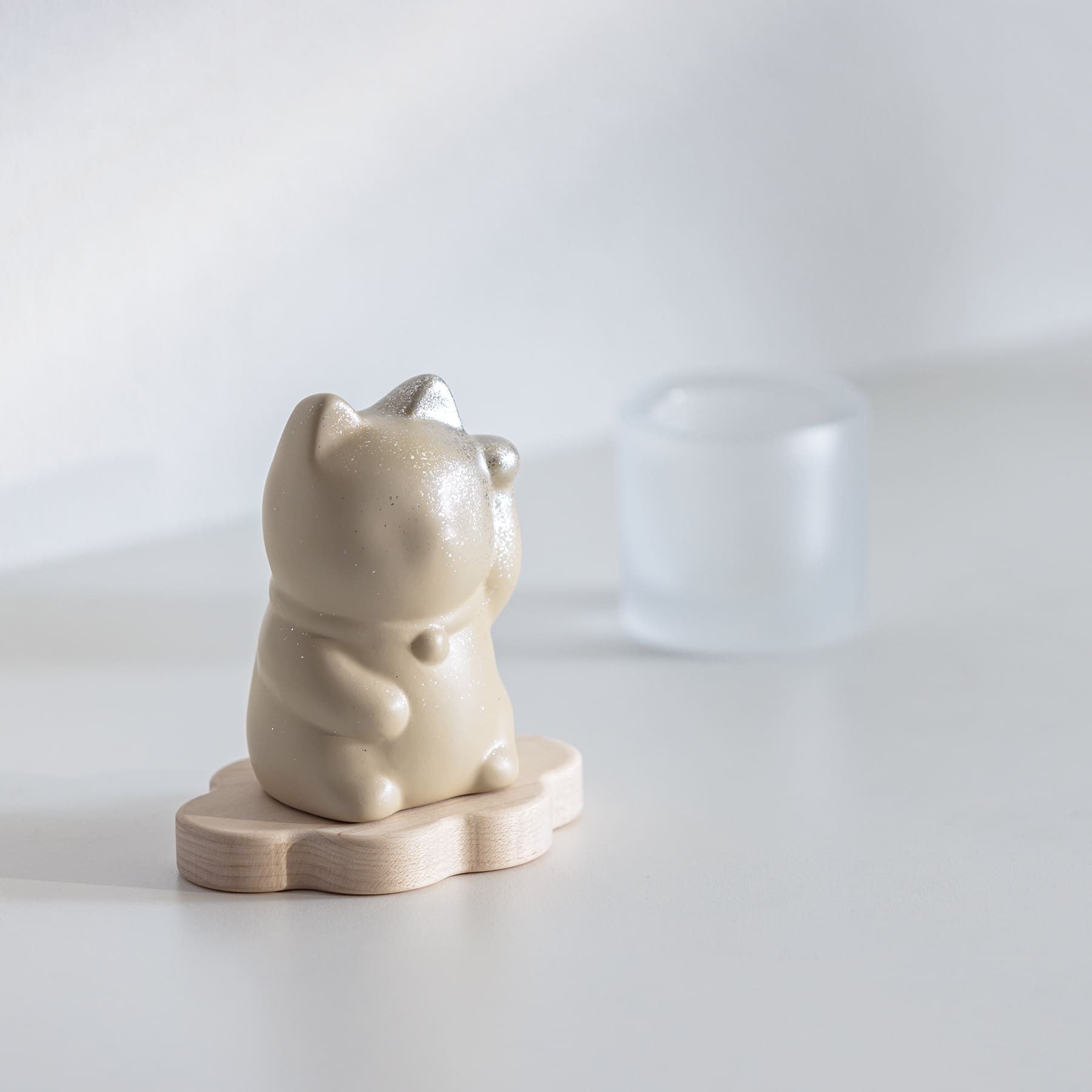 maneki maneki 】招き猫 漆 URUSHI ［ 銀の左手 ］ まねき まねき