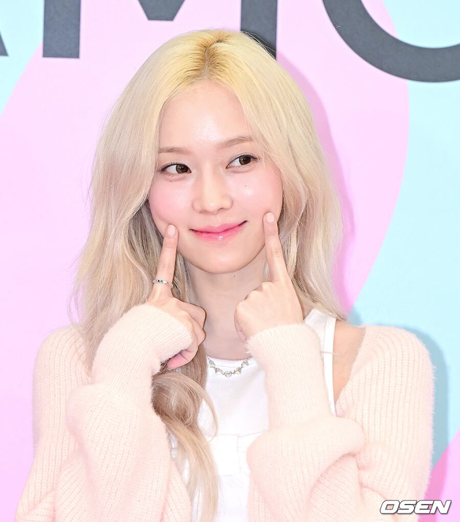 ☆AESPA ウィンター / NMIXX へウォン / KISS OF LIFE ベル 着用