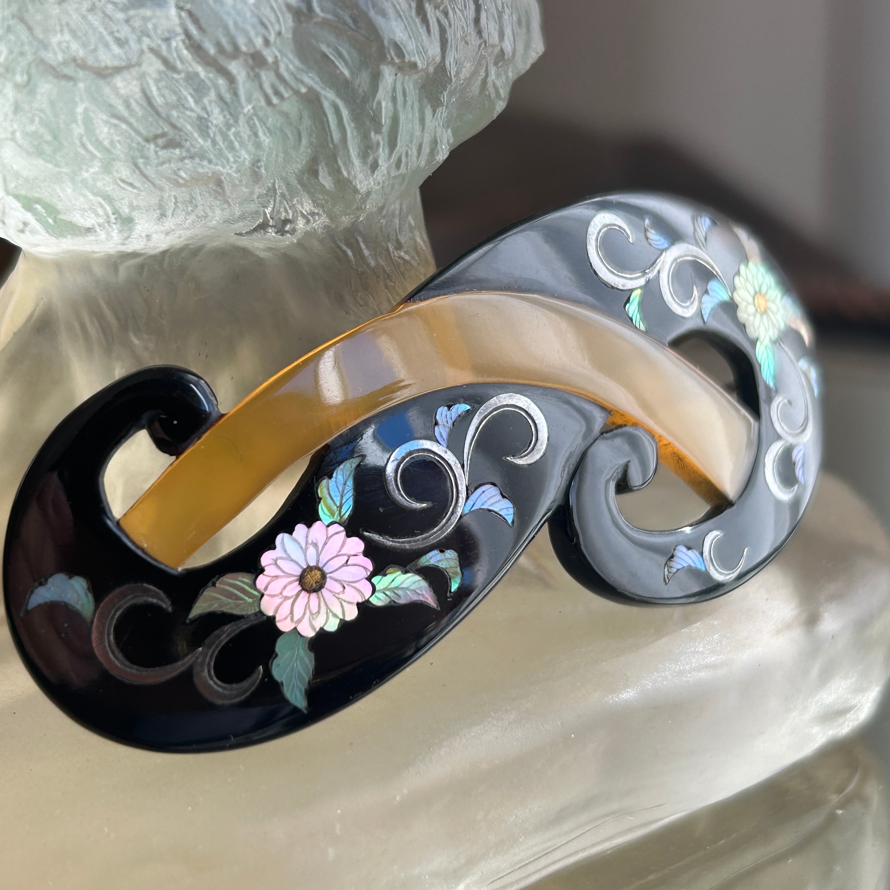 アンティーク　鼈甲二色に螺鈿銀象嵌のバレッタ