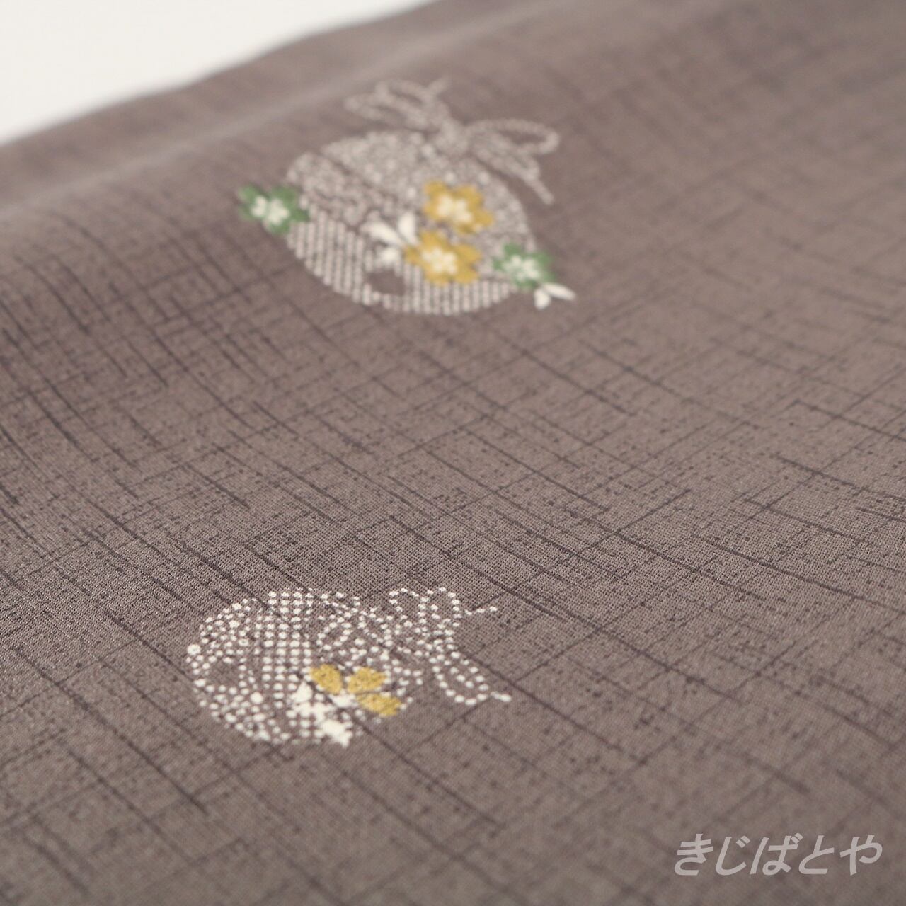 k-5992 厳選 飛び柄の総刺繍 一つ紋 正絹 付け下げ k-5992 厳選 飛び柄の総刺繍 一つ紋 正絹 付け下げ