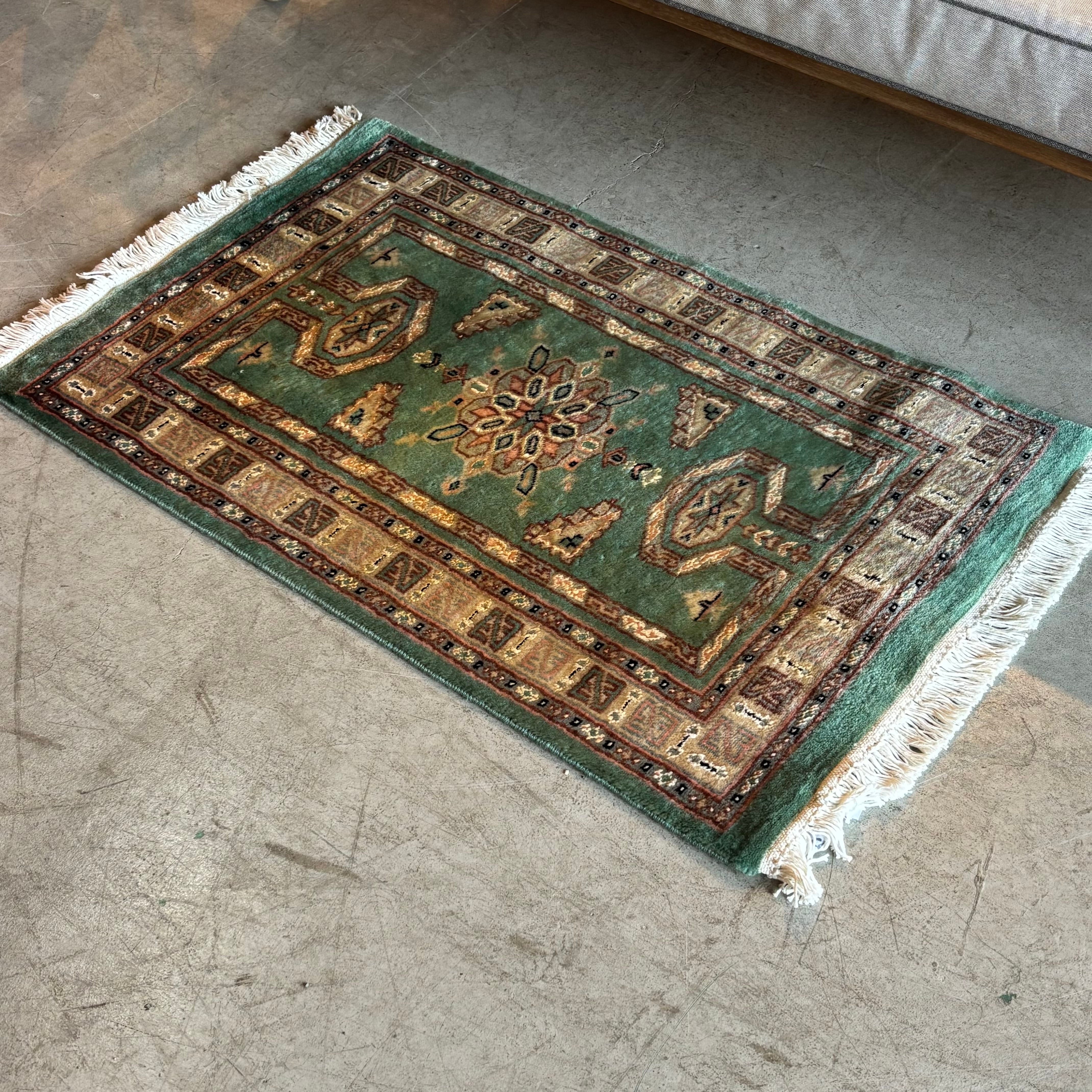 Tribal Rug トライバルラグ 玄関サイズ パキスタン