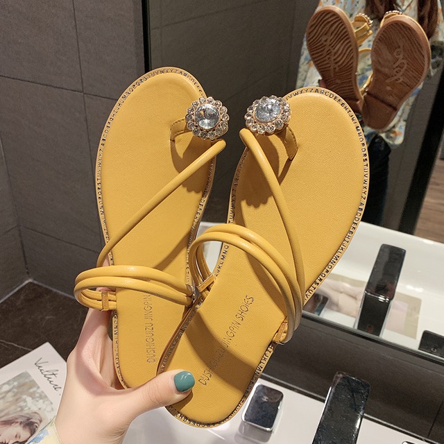 スリッパ女性の夏の摩耗2020春新しいファッションラインストーンワイルドクリップつま先ネット赤フラットボトム2つはビーチサンダルとスリッパを着用 部族の婦人靴0817069