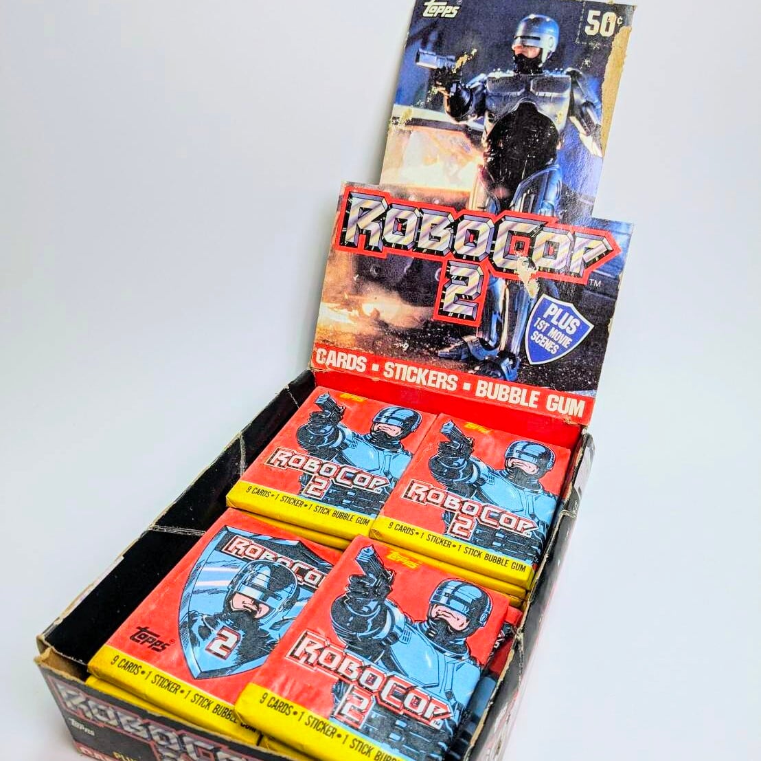 ☆送料無料！☆1990年製 Topps【 ROBOCOP 2 Movie Cards 】VINTAGE トレーディングカード単品 （1個=9CARDS 1STICKER）〚アメリカン雑貨 アメトイ〛