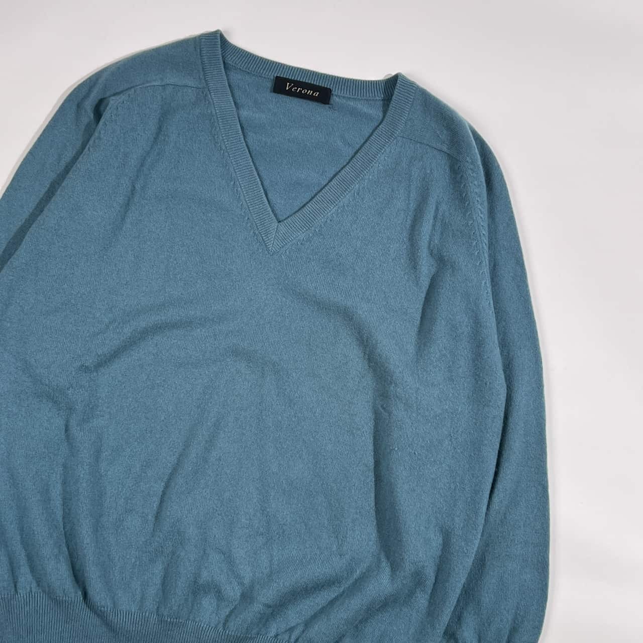 カシミヤ100% Verona ベローナ Vネック ニット セーター /くすみブルー メンズ