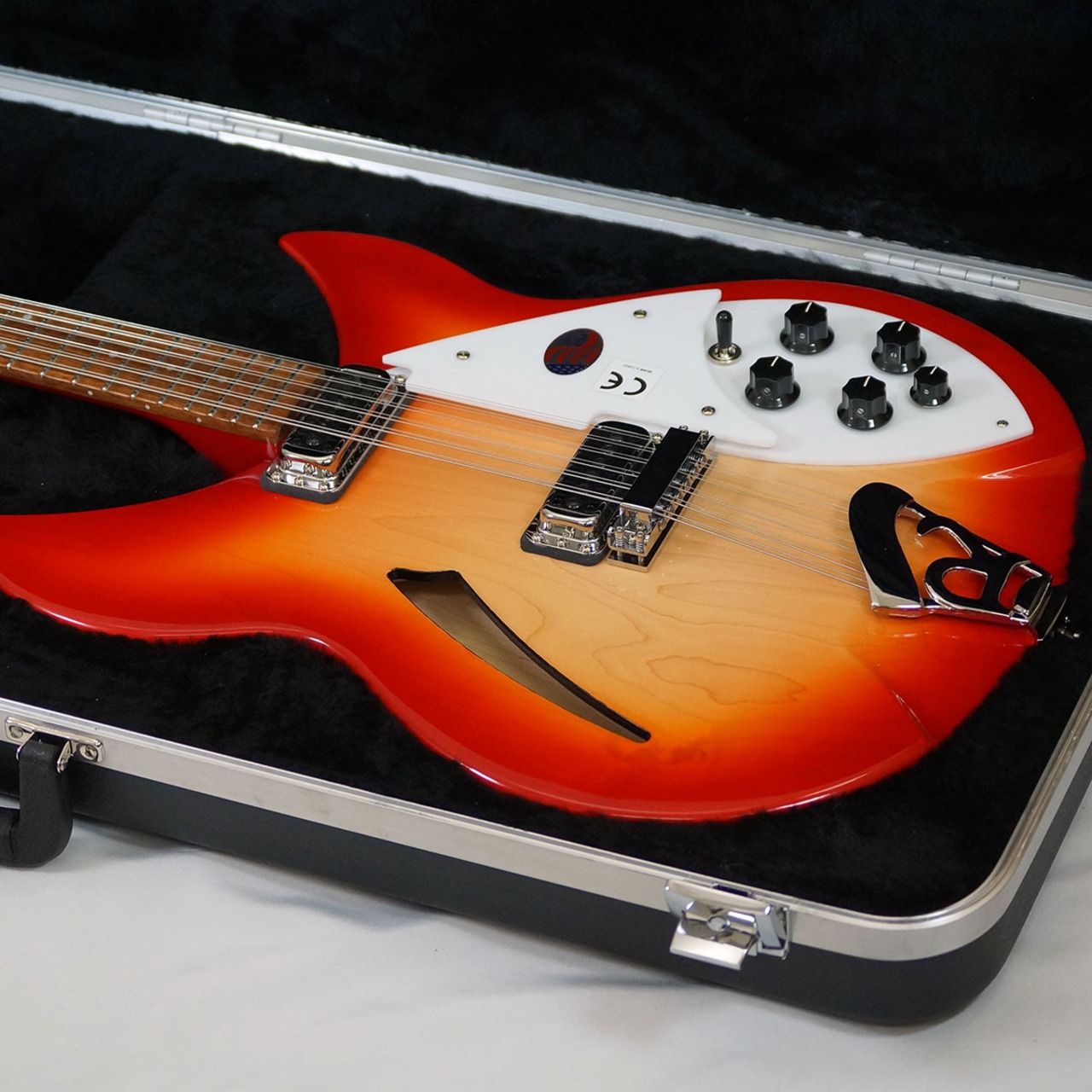 Rickenbacker Model 330/12 Fireglo [12弦モデル]