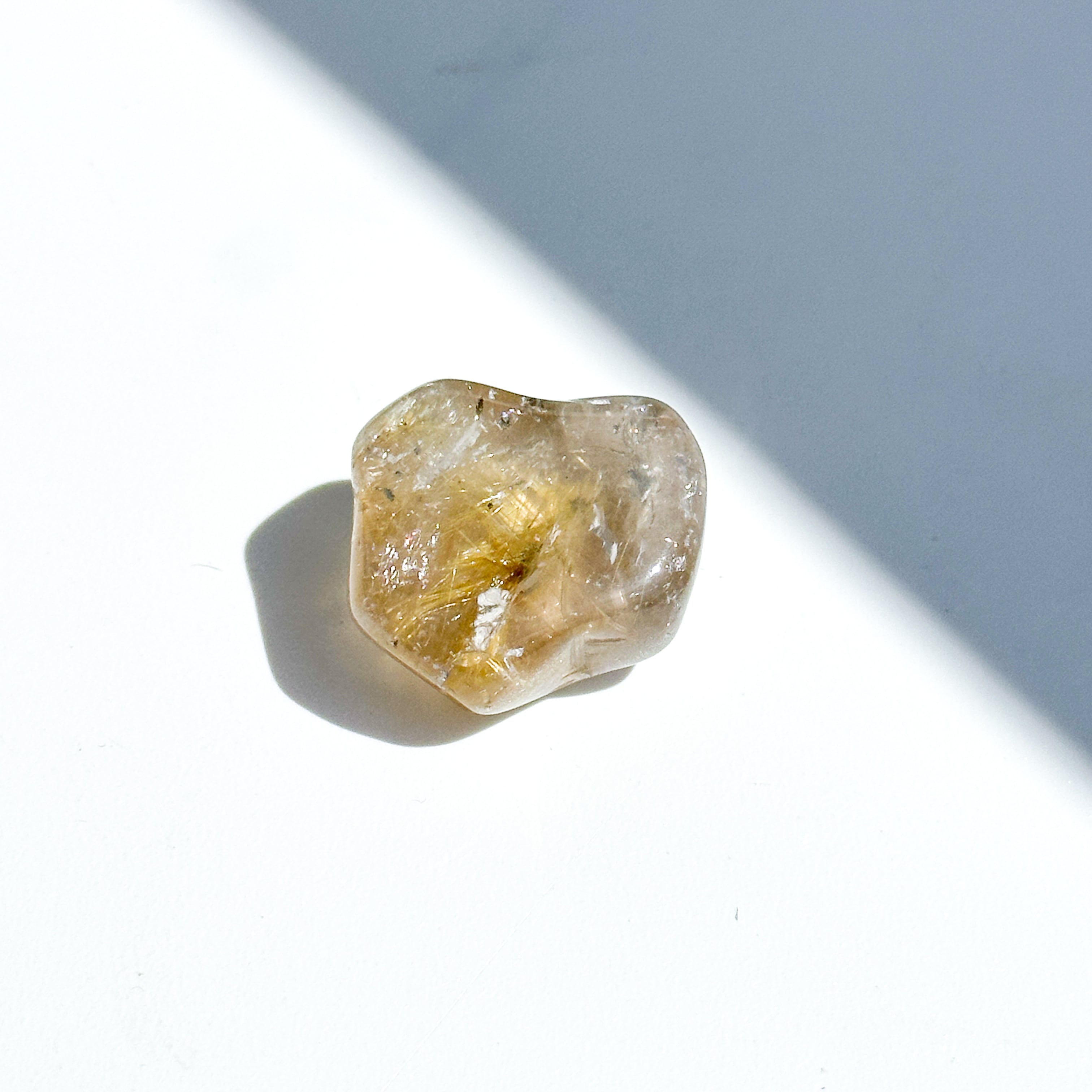 ルチルインクォーツ タンブル 81◇ Rutile in Quartz◇天然石・鉱物・パワーストーン・インテリア