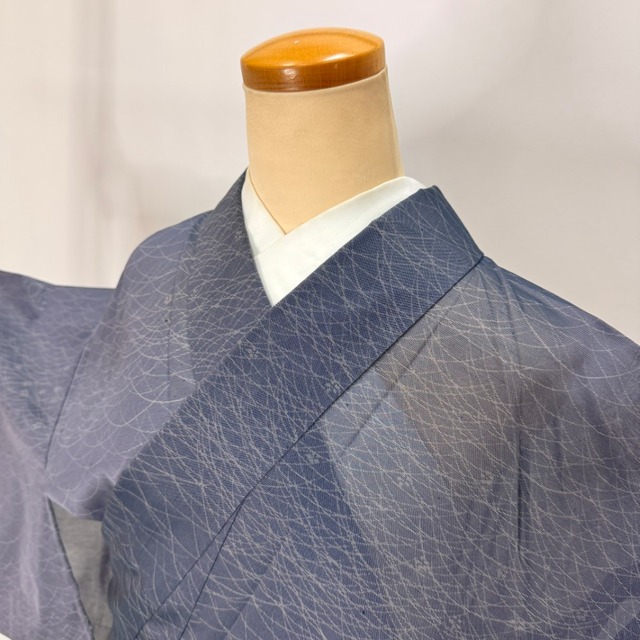 小紋 夏 紗 夏用 幅広 大きい 洗える着物 裄66.5cm 身丈159.5cm 花柄 お洒落着 普段着 ポリエステル グレー  美品 M サイズ 6144