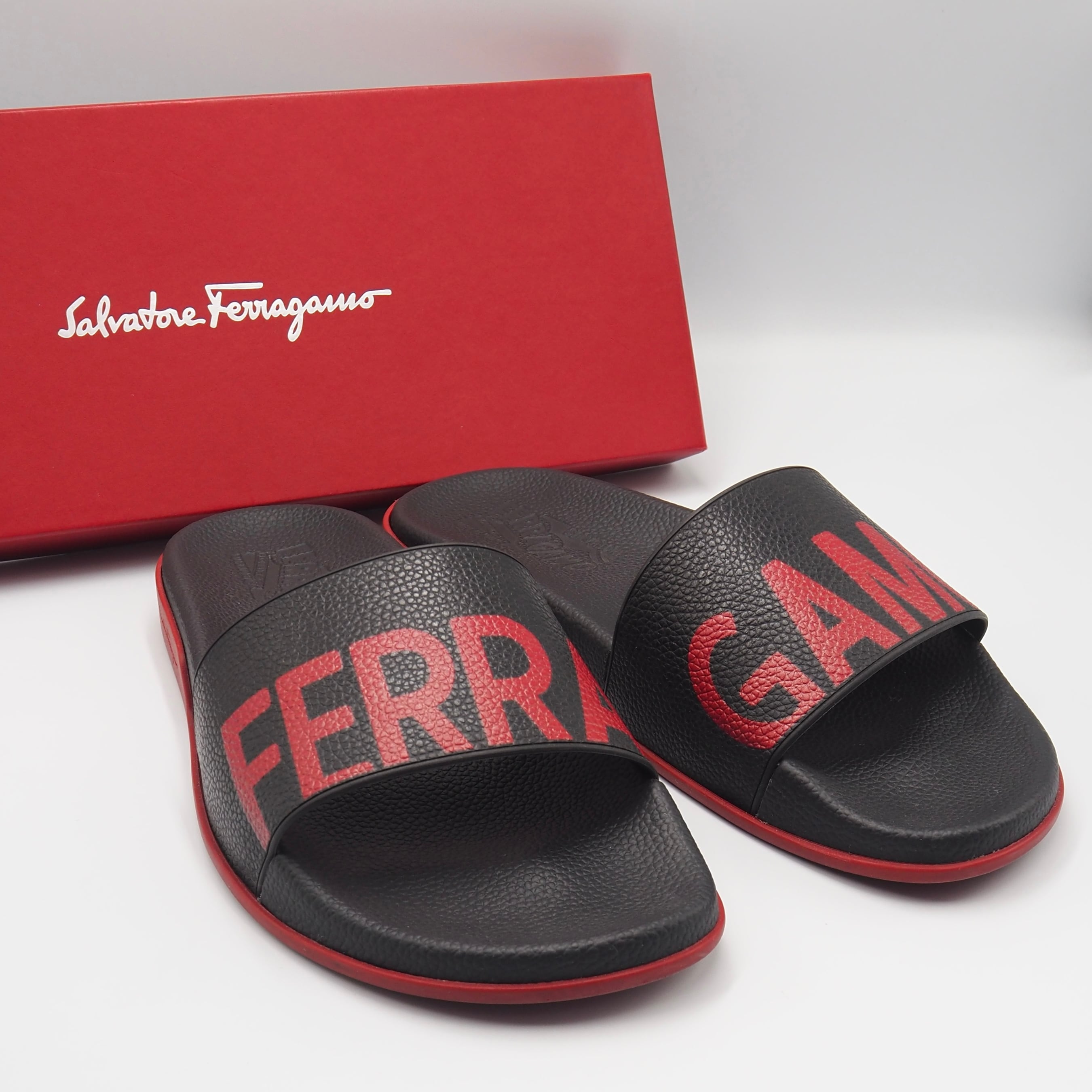 12/11掲載 Ferragamo スライド サンダル レザー フェラガモ 付属品付き