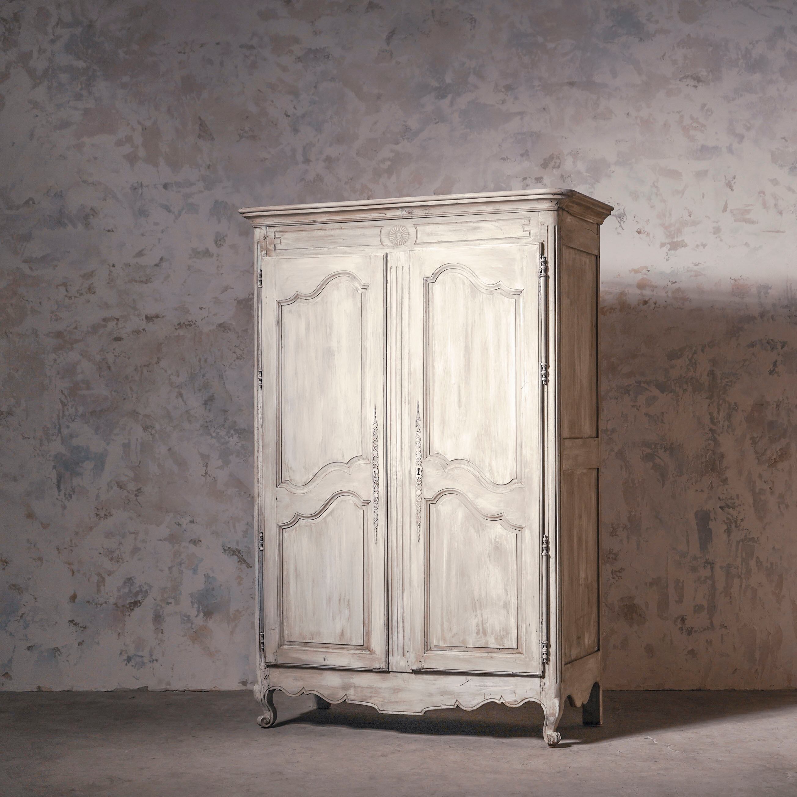 キャビネット/ペイントキャビネット/フレンチキャビネット/アルモワール/空間装飾/ディスプレイ