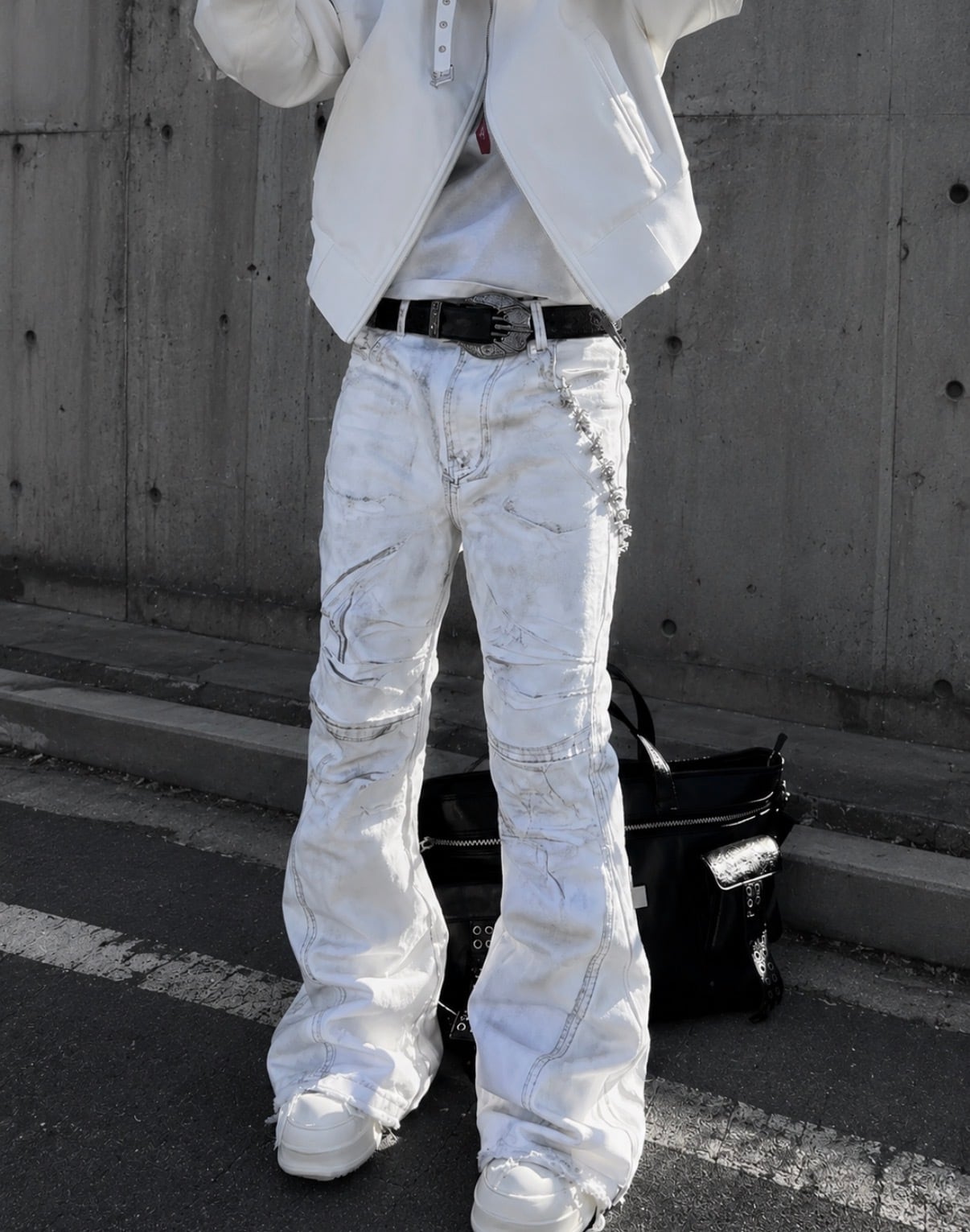 White flare denim | PAY ID