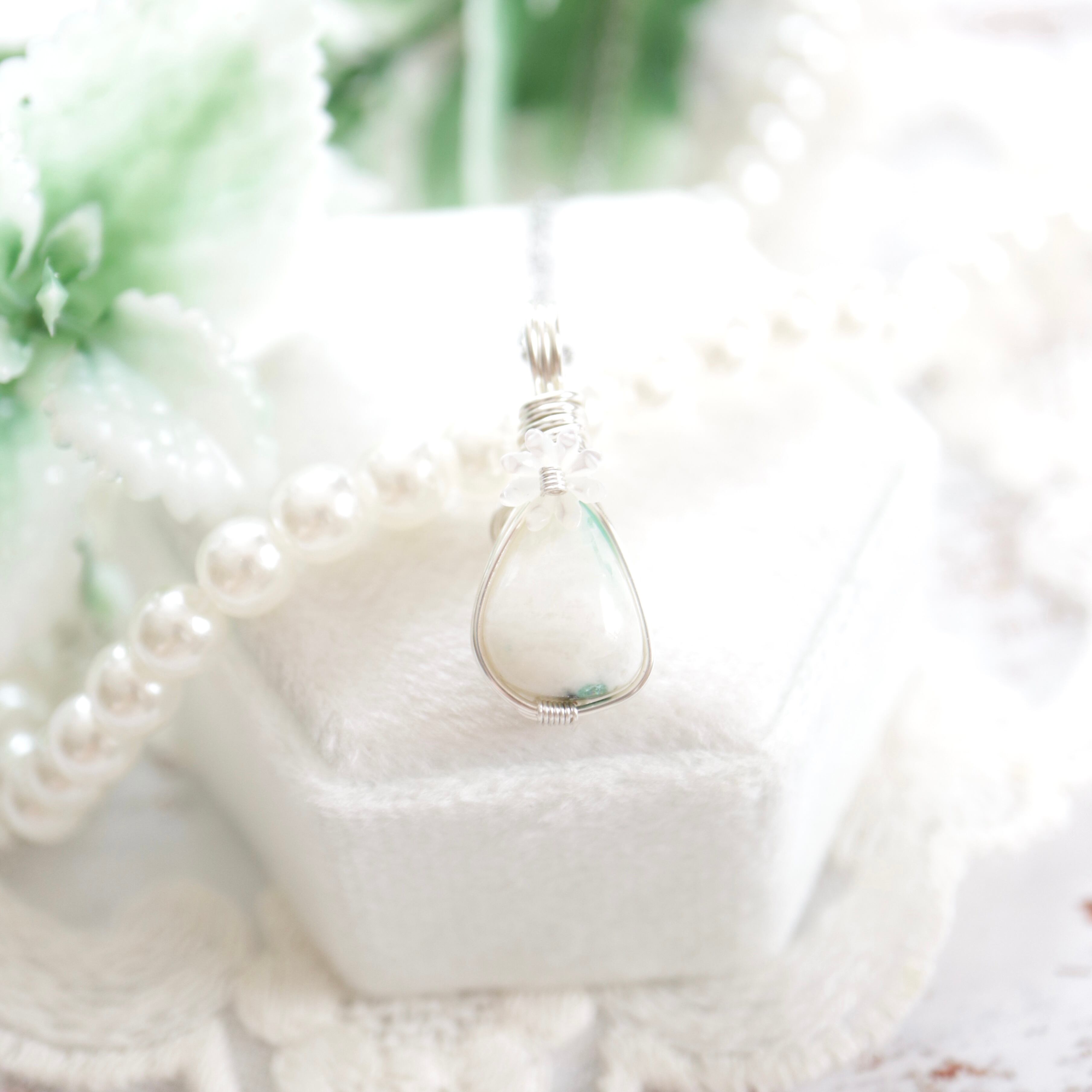 【1点もの】エメラルドインカルサイト《ミントのささやき》|優しさに包まれる天然石アクセサリー