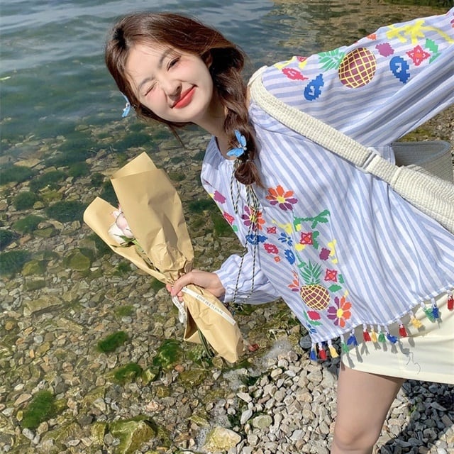 予約販売】 トップス シャツ ストライプ柄 刺繍 花柄 長袖 ブルー