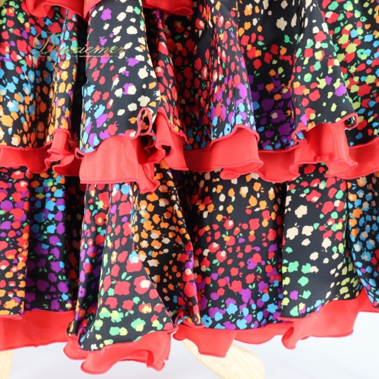 フラメンコ 衣装 エルモサイベリア HERMOSA IBERIA ツーピース セットアップ トップス ファルダ 赤 カラフル ボランテ フリル ダンス 発表会 パーティ 柄 模様 ブラック系 レッド系 ブルー系 イエロー系 かわいい おしゃれ ステージ衣装 ダンス衣装 派手 女性用 セットアップファッション 柄物 ショー衣装