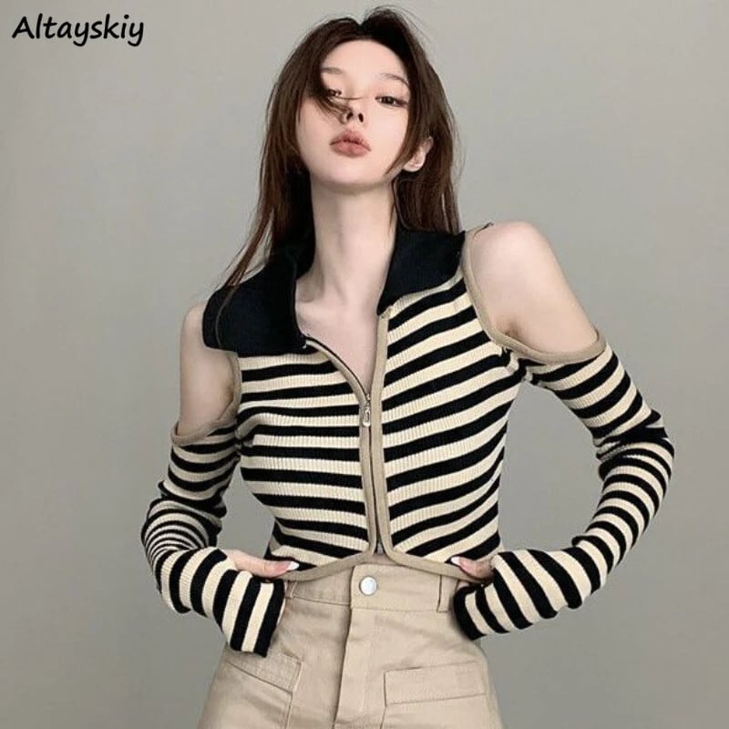 【新作】【送料無料】 セクシーなオフショルダーカーディガン女性秋ストライプクロップトップス韓国ファッションかわいい女性ニット長袖服シックなストリート 0371829648683