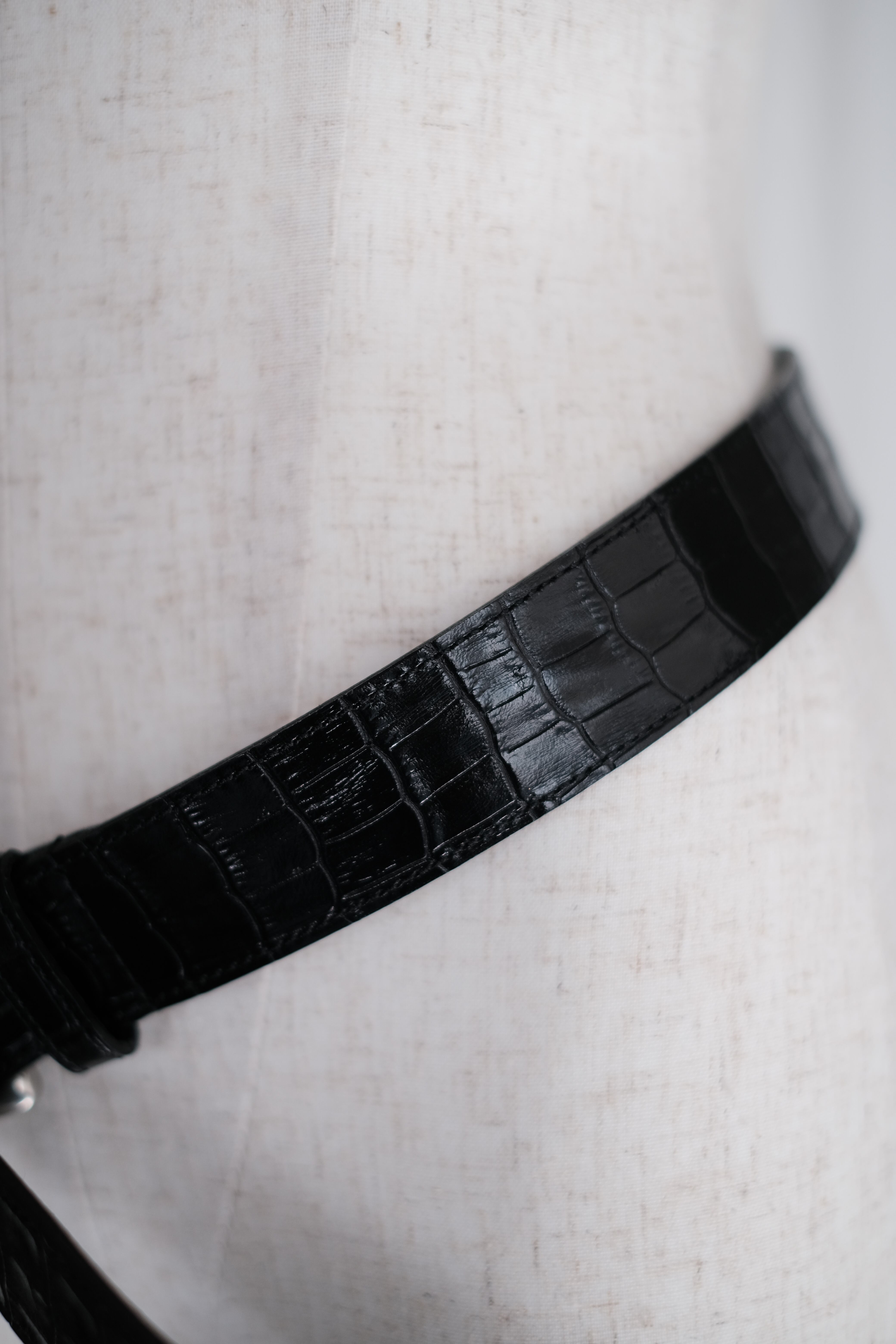 OMAR AFRIDI / EMBOSSED CROCODILE BELT | LIVING