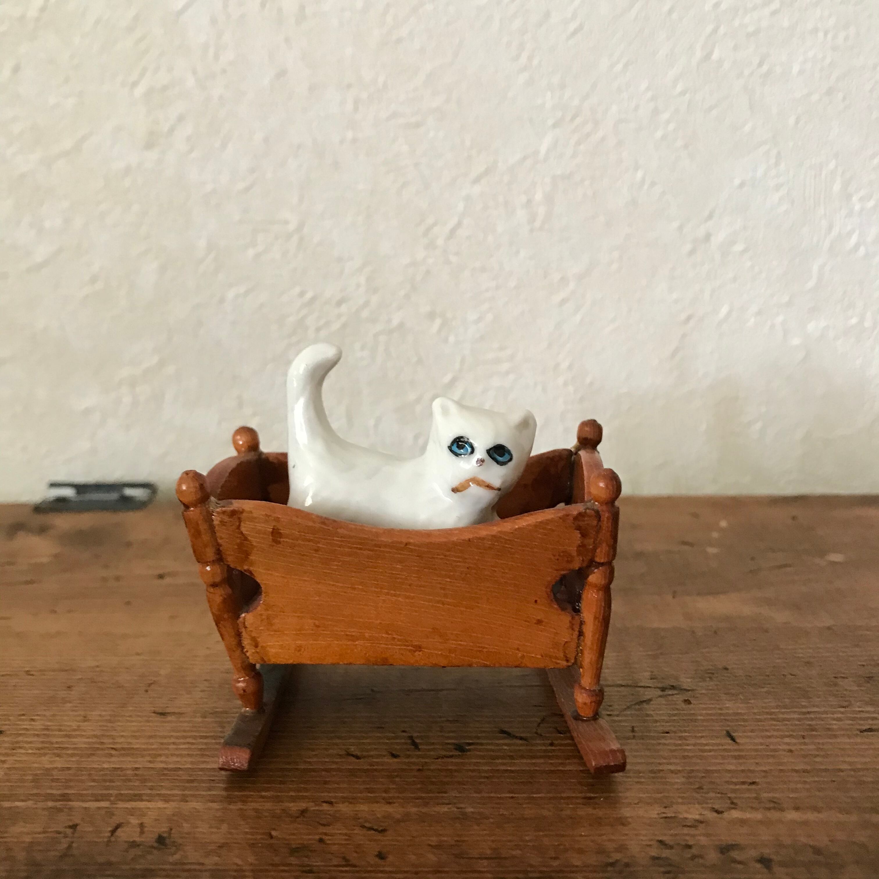 ゆりかごとネコ