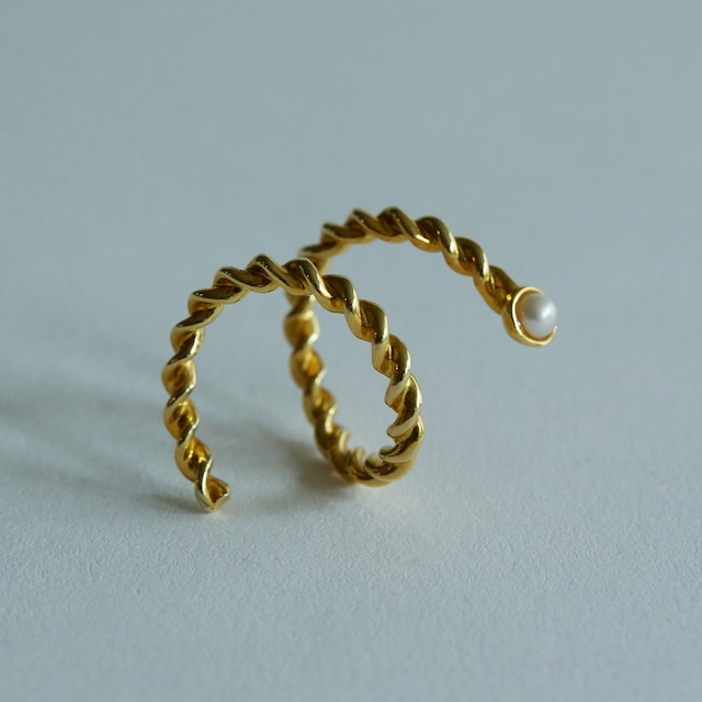 SINGLE PEARL TWISTED NAIL RING