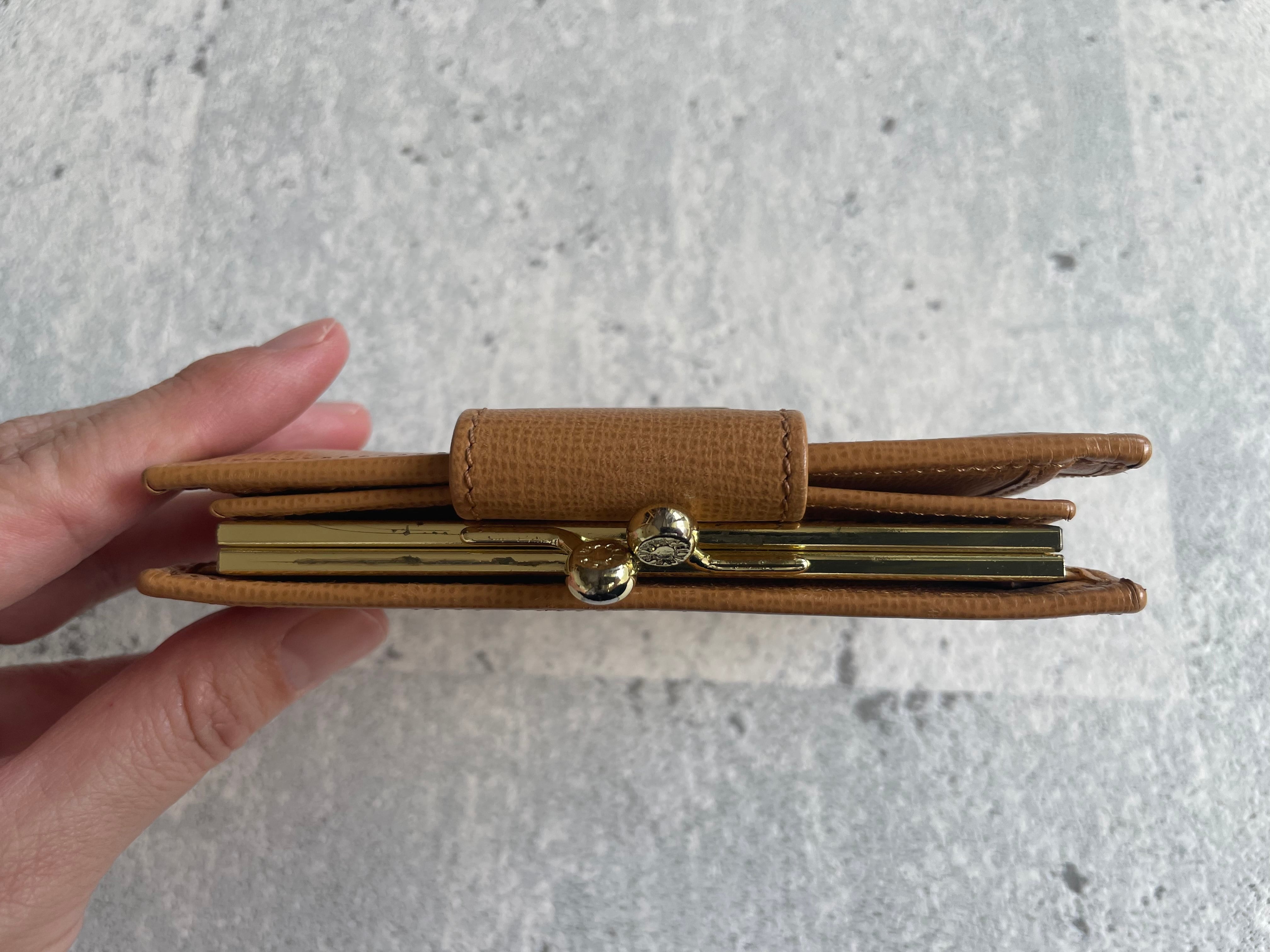 CELINE サルキープレート がま口財布 ベージュ a0f318f3081168121d6db4cdfb1b27