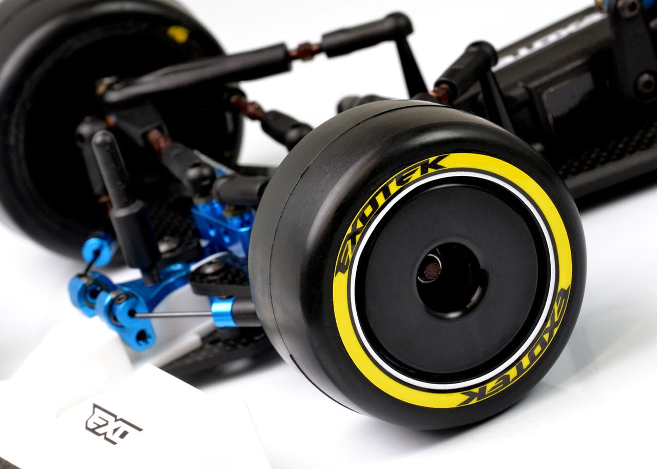 2195 F1タイヤ用サイドウォールステッカー イエロー(4) | ZEROTRIBE