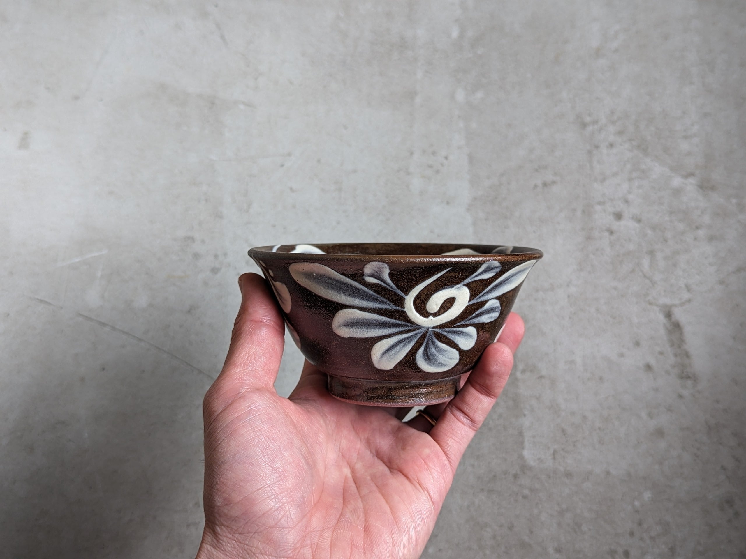 やちむん マカイ4寸（イッチン白） | 陶眞窯 | inoya | Basic Life