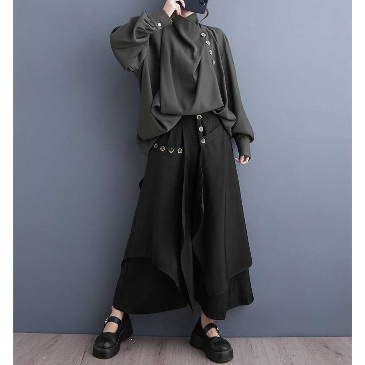 モダンマジック ボタンデザインシャツ M24222