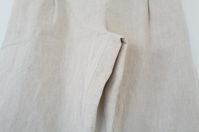 ワイドタックパンツ 生成り / えみおわす