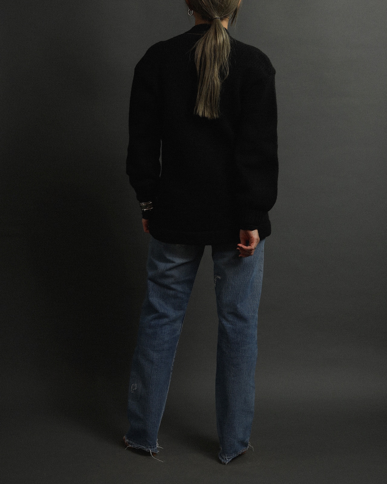 1940's B / Lettered Knit